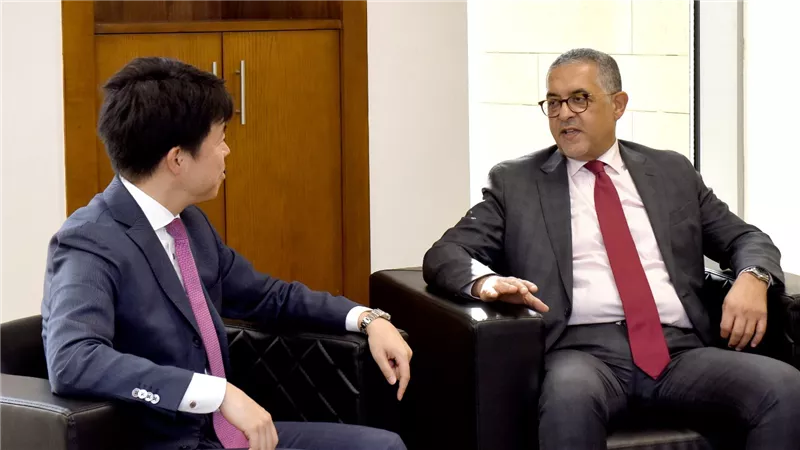 العامة للاستثمار وبنك اليابان يبحثان آليات تمويل الاستثمار في قطاع الهيدروجين الأخضر