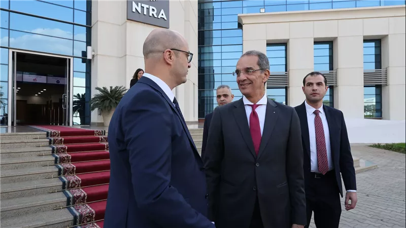 وزارة الاتصالات ترفع شعار المواطن أولًا وتضاعف جزاءات شركات المحمول