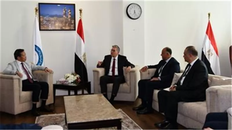  رئيس الوزراء يلتقي الرئيس التنفيذي لشركة 