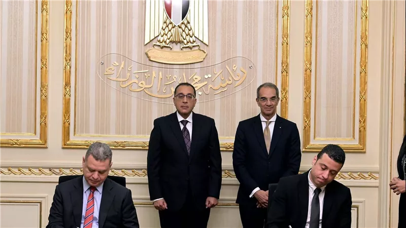 رئيس الوزراء يشهد توقيع مذكرة تفاهم بين 