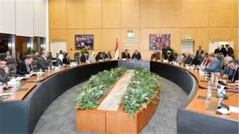 وزير الإسكان يجتمع مع أعضاء البرلمان لبحث مطالب دوائرهم الانتخابية