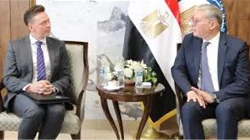 وزير البترول يبحث مع المدير الإقليمي لشيفرون خططها الفترة المقبلة في مصر 