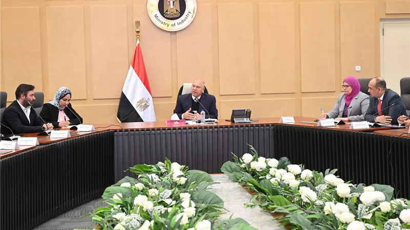 وزير الصناعة يبحث مع وفد شركات تركية الاستثمارات الحالية وخططها المستقبلية للتوسع بالسوق المصري