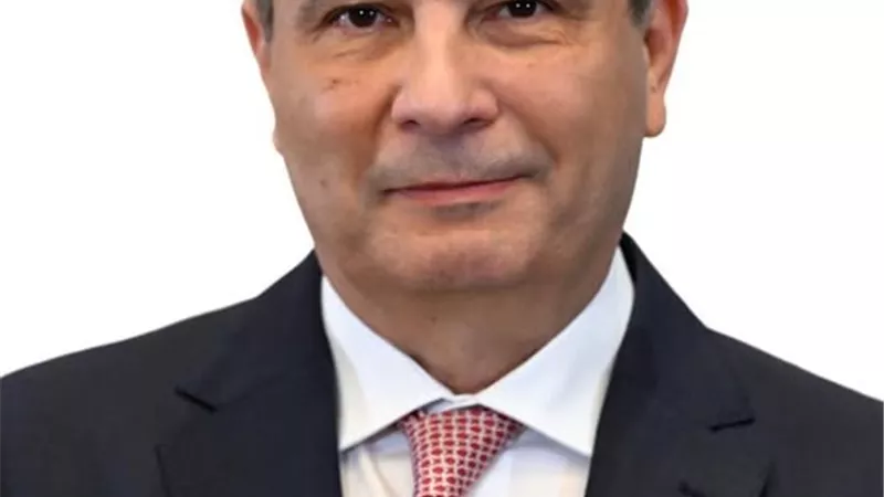 وزير الزراعة يحضر 