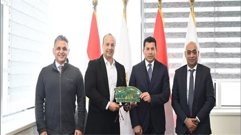 وزير الرياضة: دعم كامل لتطوير بطولة «مصر الشرق الأوسط لسباقات السيارات»