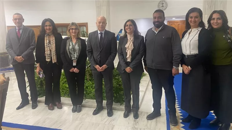 رئيس الشركة القابضة لمصرللطيران يلتقى الرئيس التنفيذى لاستراحات تحالف ستار العالمى بفرنسا