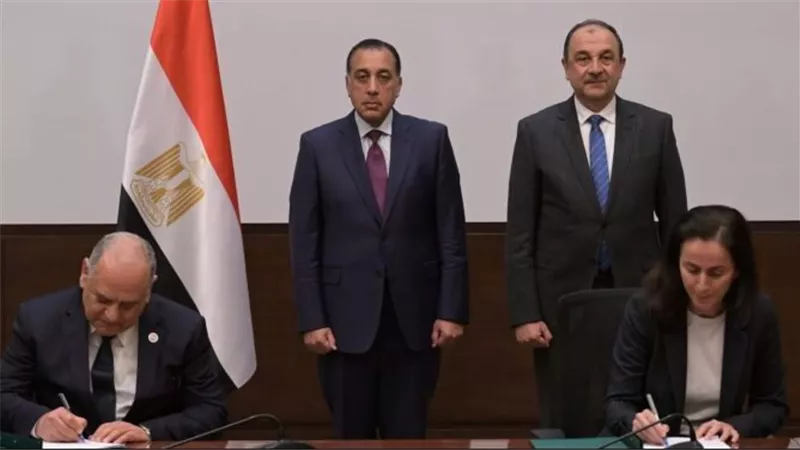 بإستثمارات 20 مليون دولار  إعادة تشغيل مصنع بلوكات الأنود بالعين السخنة بعد توقف عامين
