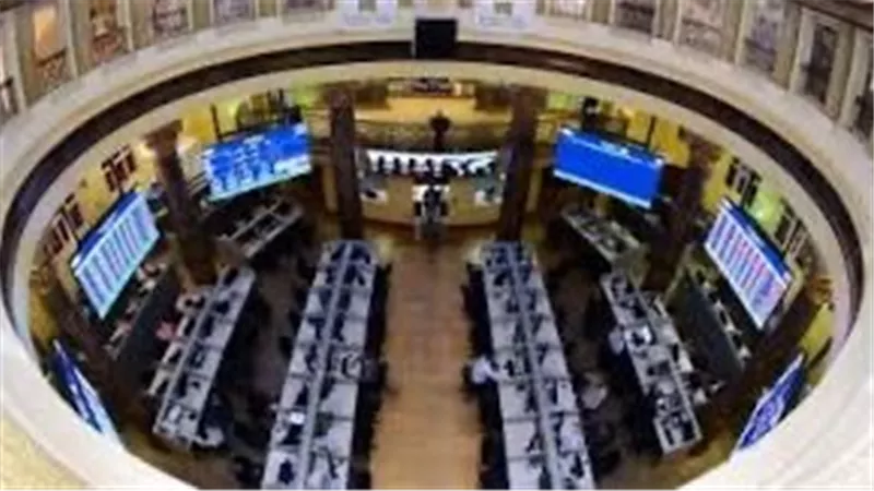 البورصة تبدأ الأسبوع على ارتفاع.. رأس المال السوقي يربح 15 مليار جنيه