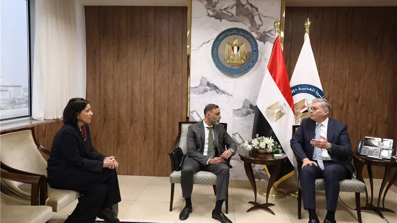  وزيرالبترول يستقبل رئيس شركة “أركيوس لبحث أنشطة الشركة