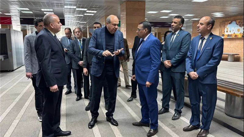 وزير الطيران يتفقد مطار الأقصر الدولي تزامنًا مع احتفالي الأهلي بكأس العالم للأندية