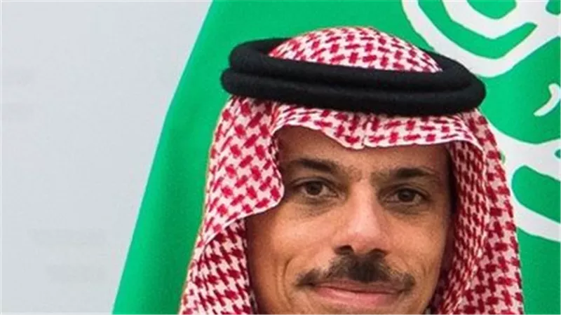 وزير الخارجية السعودي يصل القاهرة للمشاركة في القمة العربية غير العادية
