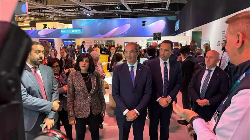 وزير الاتصالات يواصل لقاءاته في MWC 2025 لتعزيز التعاون وجذب الاستثمارات 
