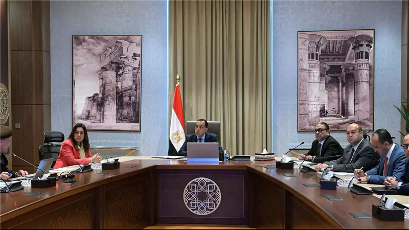 رئيس الوزراء يتابع مستجدات مشروع امتداد محور الفريق كمال عامر لدعم البنية التحتية