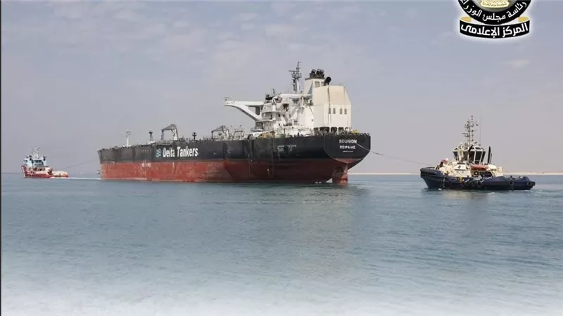 نجاح عملية قطر ناقلة البترول “SOUNION” في قناة السويس