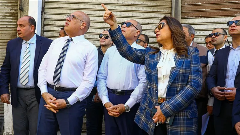 بتمويل 28 مليون جنيه  وزيرة التنمية المحلية ومحافظ القاهرة يتفقدان المرحلة الأولى من تطوير سوق العتبة