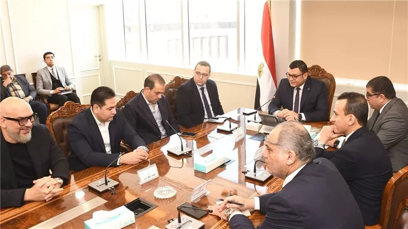 وزير الإسكان يبحث التعاون مع “منصة مصر العقارية” لتعزيز تصدير العقار المصري