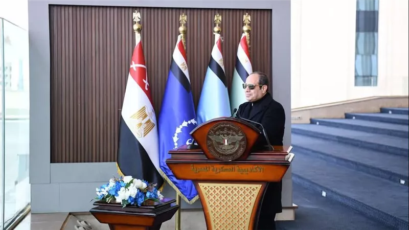 السيسي يوجّه التحية للشعب المصري ويشيد بوعيه واصطفافه خلف القيادة السياسية