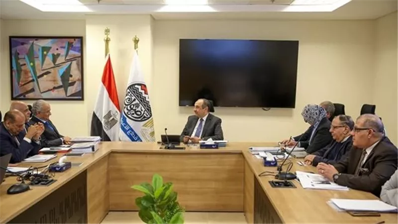 وزير قطاع الأعمال العام يستعرض تطورات مشروعات “القابضة للسياحة والفنادق” لتعزيز القطاع السياحي 