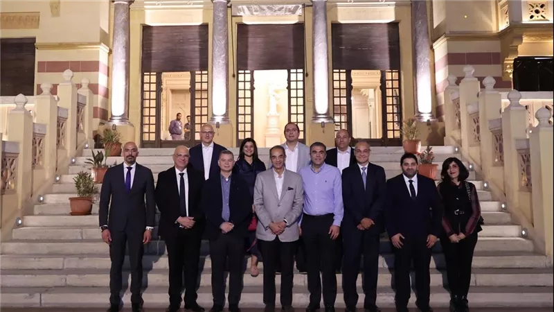 وزير الاتصالات يبحث مع لجنة الاقتصاد الرقمي سبل تعزيز صناعة التعهيد