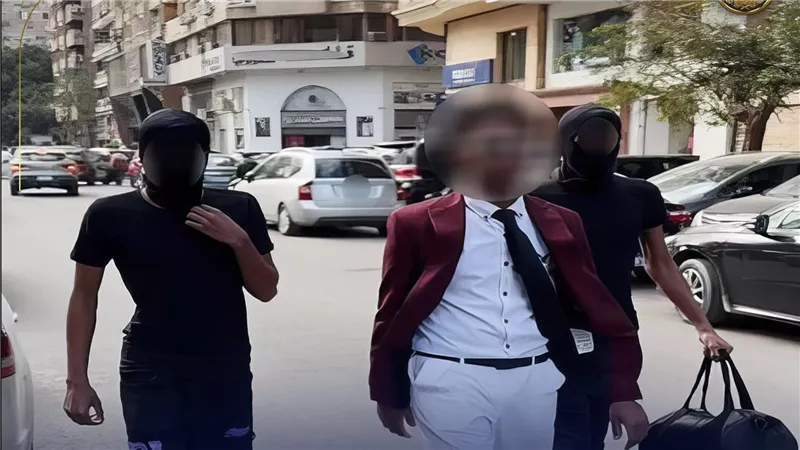 الداخلية تضبط صانع محتوى بث مقطعًا تمثيليًا لتحقيق مشاهدات على مواقع التواصل الإجتماعي 