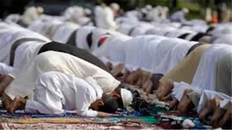 مواعيد صلاة عيد الفطر 2025 في محافظات ومدن مصر غدًا الإثنين 
