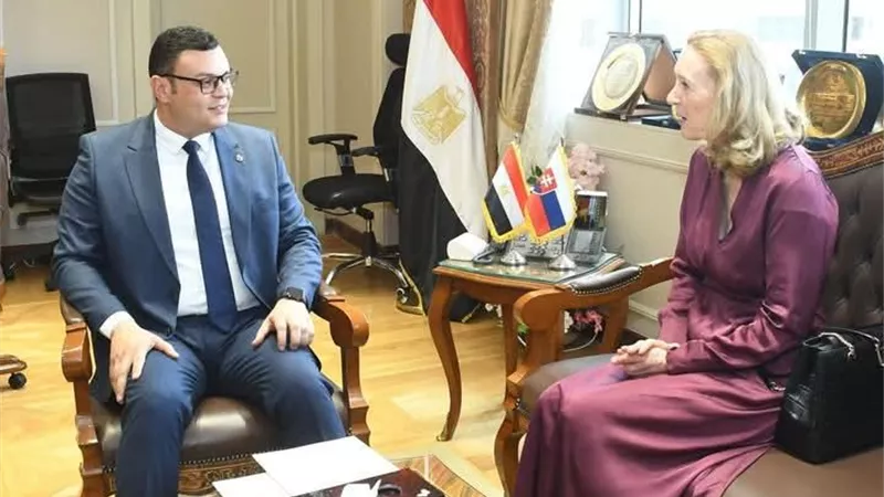 وزير الإسكان يستقبل سفيرة سلوفاكيا لبحث التعاون فى مجال إنشاء المدن الذكية