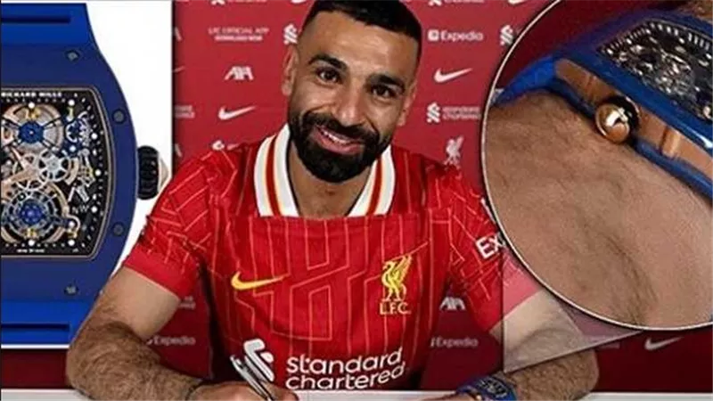 محمد صلاح يختار ساعة Richard Mille النادرة لتوقيع عقده مع ليفربول