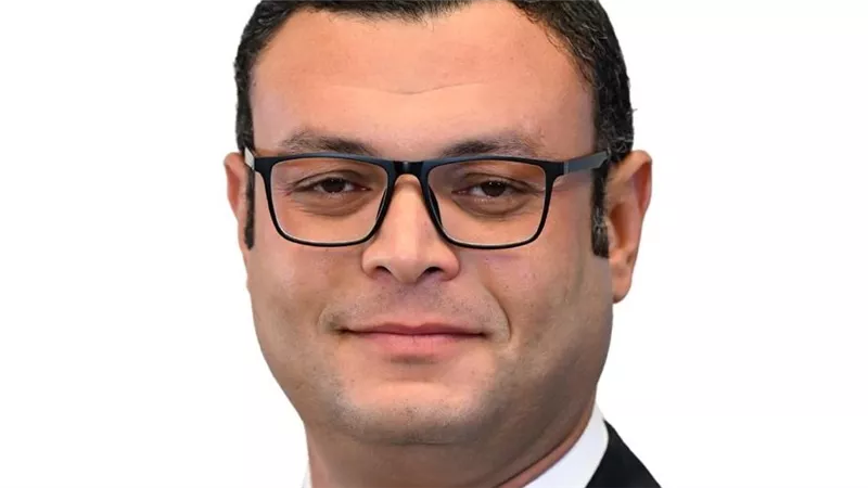 وزير الإسكان يتابع موقف تنفيذ وحدات 