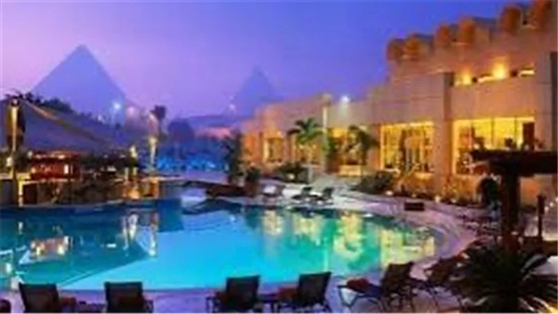 “بيراميزا للفنادق” تقرر شراء 400 ألف سهم خزينة بقيمة 110 جنيه للسهم