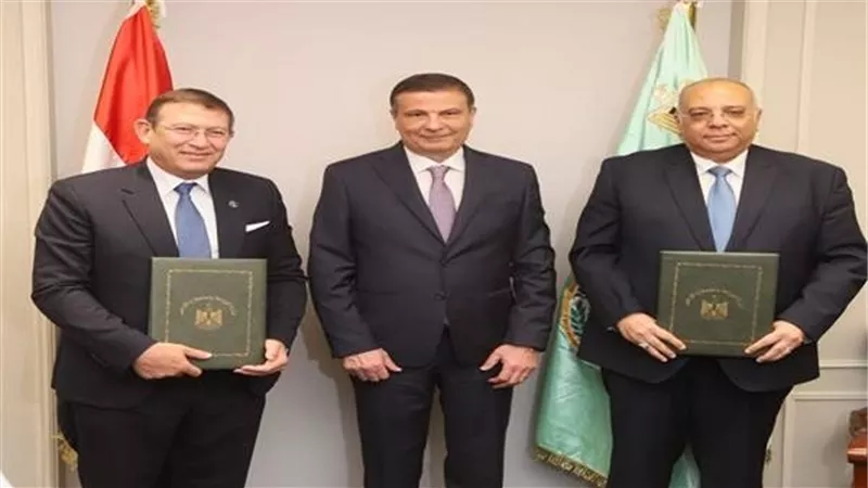 توقيع بروتوكول تعاون  بين مركز بحوث الصحراء وبنك QNB مصر