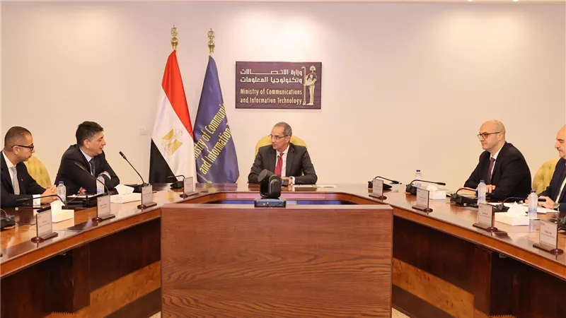 وزير الاتصالات يبحث مع “ڤوداكوم” و”ڤودافون مصر” فرص الاستثمار وتعزيز الشراكة الرقمية