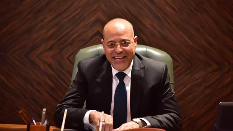 وزير العمل: إجازة مدفوعة الأجر للعاملين بالقطاع الخاص يومي الإثنين والخميس المقبلين