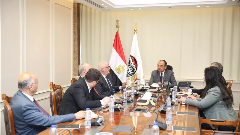 وزير قطاع الأعمال العام يبحث مع “تكنيب إنرجيز” الإيطالية فرص التعاون في قطاعات الأسمدة والطاقة المتجددة