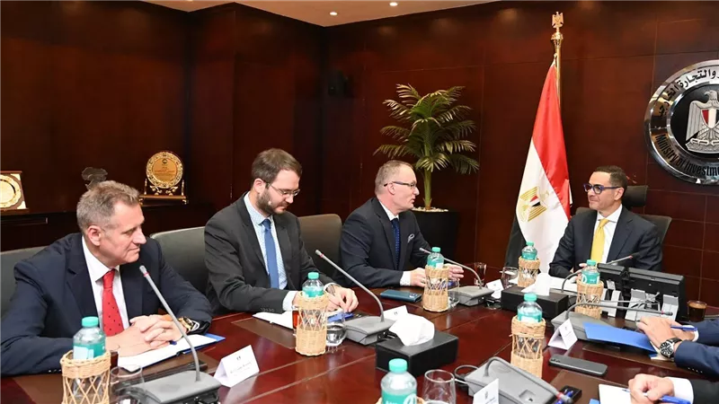6 محاور لتعزيز التعاون الاقتصادي بين مصر والتشيك.. تفاصيل لقاء وزير الاستثمار بالسفير التشيكي