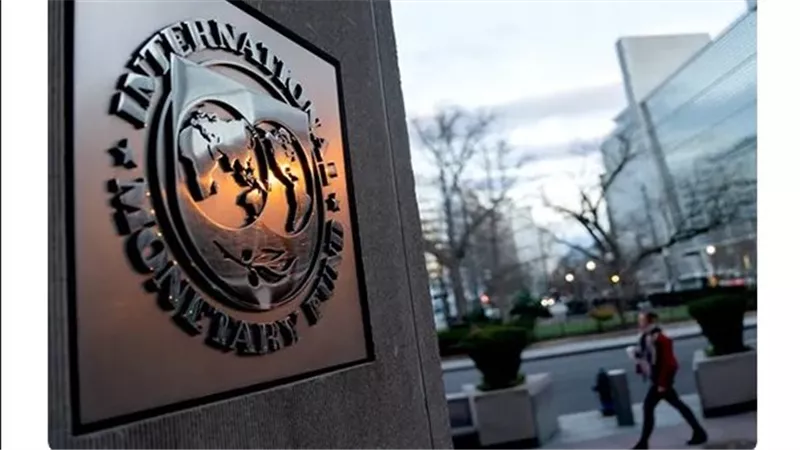 صندوق النقد: تراجع الطلب العالمي يخفض توقعات أسعار النفط
