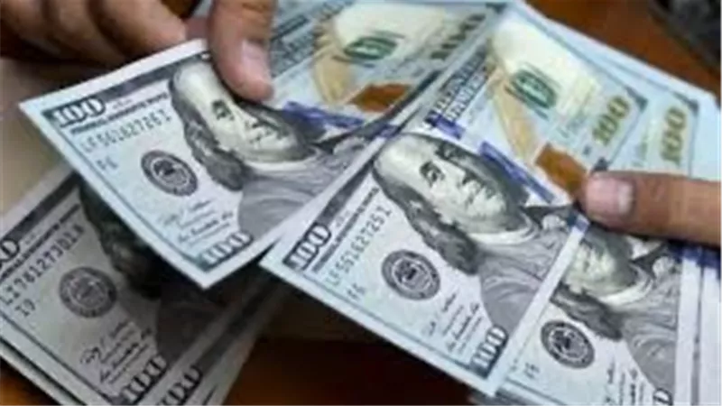استقرار سعر الدولار أمام الجنيه المصري في أول مايو رغم تراجع الأمس