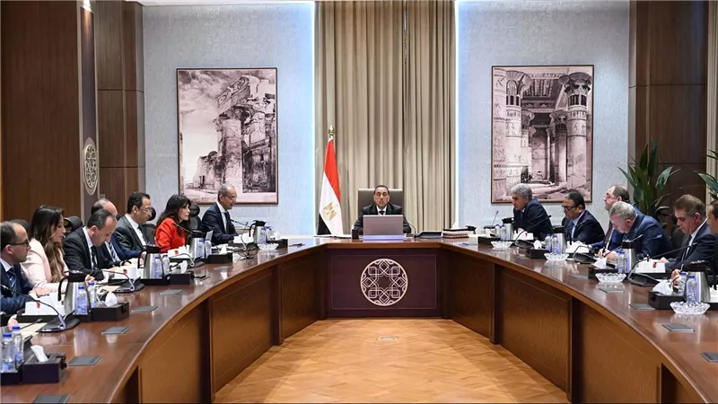  الوزراء يستعرض مشروع تطوير المنظومة الإلكترونية لتيسير دخول السائحين إلى المطارات المصرية