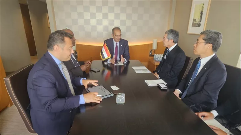 وزير الاتصالات يبحث تعزيز التعاون في الذكاء الاصطناعي والإلكترونيات مع الشركات اليابانية