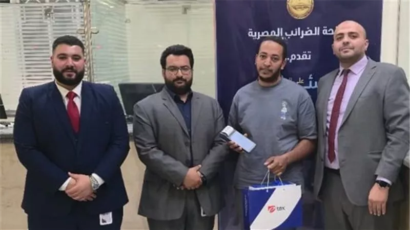 “إي تاكس” تسلم أجهزة نقاط البيع مجانًا للممولين الجدد ضمن النظام الضريبي المبسط للمشروعات الصغيرة ومتناهية الصغر