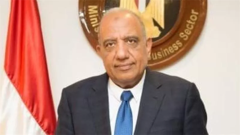 وزير الكهرباء يسلّم شهادات تأهيل 4 مشروعات لإنتاج الطاقة وبيعها لمستهلكين صناعيين