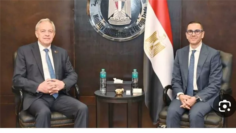 مصر وبيلاروسيا تبحثان تعزيز التعاون الاستثماري والتجاري.. و”الخطيب”: نتطلع لزيادة التبادل المشترك