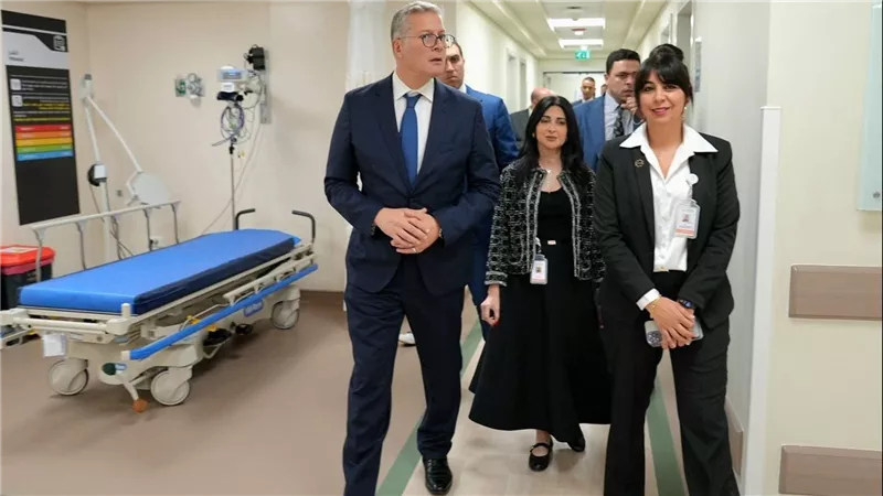 وزير البترول يزور مستشفى “أهل مصر”..صور