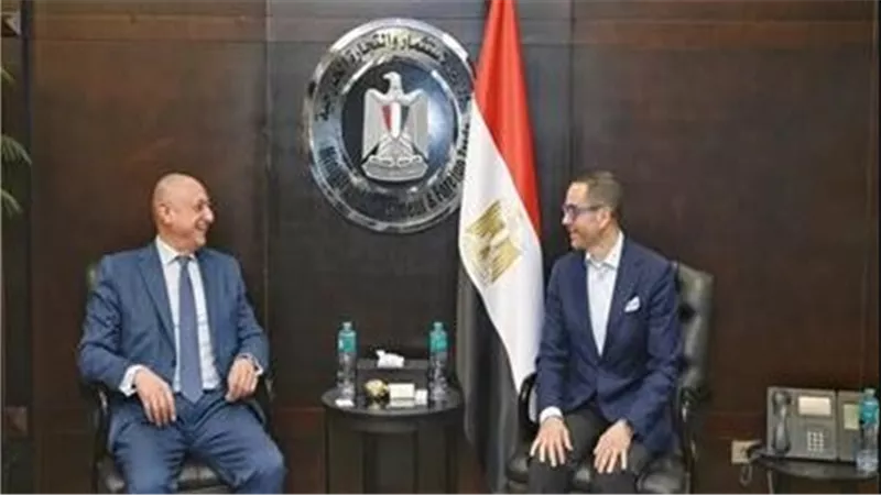 وزير الاستثمار يدعو شركة “آبل” لافتتاح أول متجر رسمي بالقاهرة