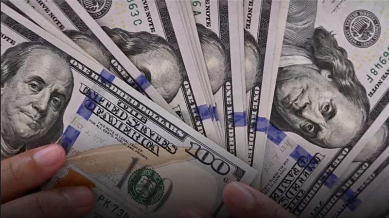 تقرير ||الدولار يتراجع لأدنى مستوى في 3 سنوات 
