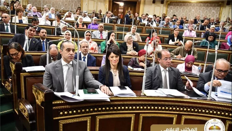 البرلمان يقر 5 اتفاقيات بترولية جديدة للتنقيب والاستغلال في مناطق استراتيجية