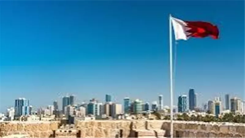 البحرين تعلق حركة الملاحة الجوية وتطلق صافرات الإنذار