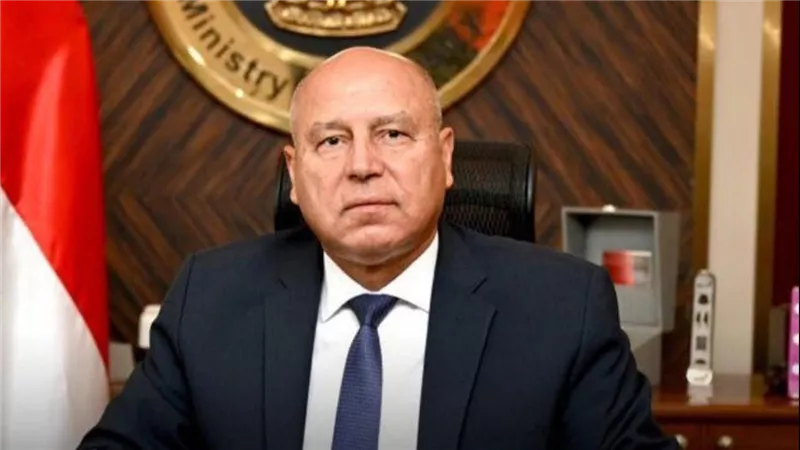 كامل الوزير يقطع زيارته إلى تركيا ويعود فجرًا لمتابعة تداعيات حادث المنوفية 