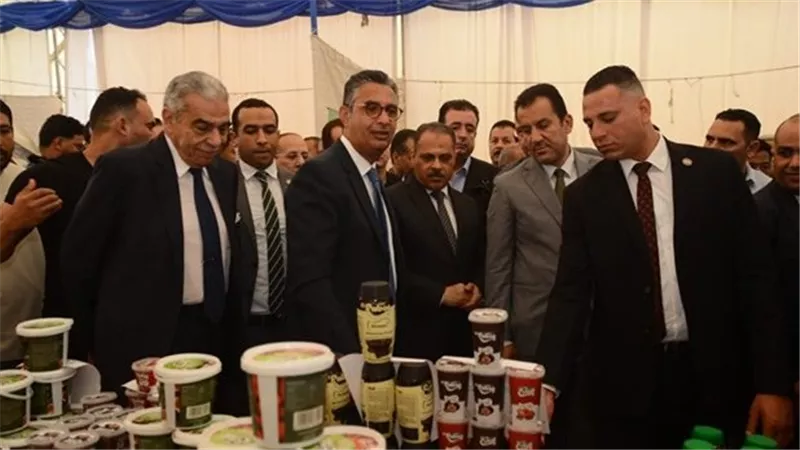 وزير التموين والتجارة  ومحافظ الشرقية يفتتحان سوق اليوم الواحد بالعاشر من رمضان 