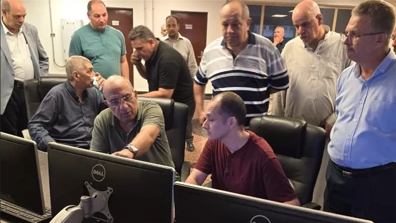 وزير الكهرباء يتفقد محطة كهرباء الشباب المركبة بالإسماعيلية
