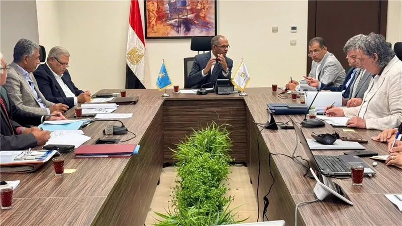 نائب وزير الاسكان يتابع موقف عددٍ من مشروعات مياه الشرب والصرف الصحى على مستوى الجمهورية